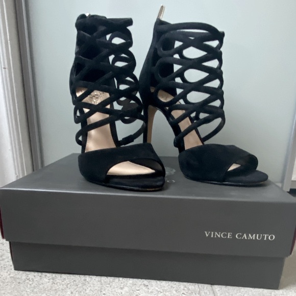 Vince Camuto - Kirsi Woman’s cage suede, black dress sandal. Size 10. - Picture 1 of 11